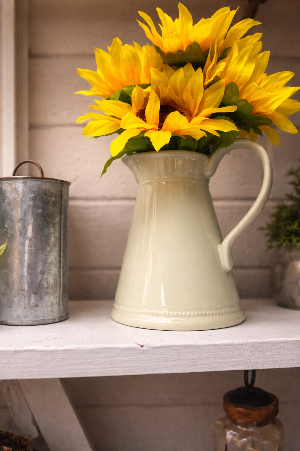 Vase of sunflowers